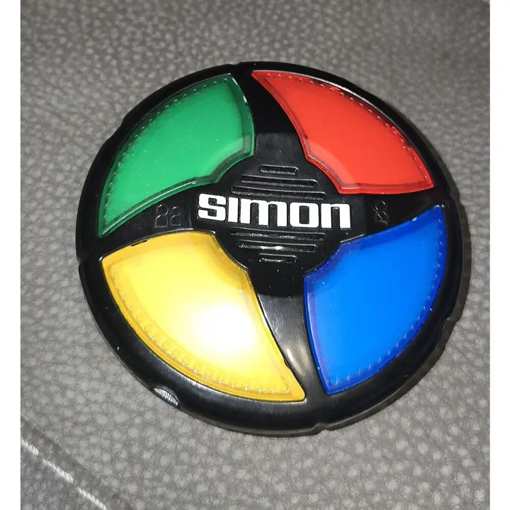 Hasbro B0640000 Simon Micro Series Game Single - Multicolor